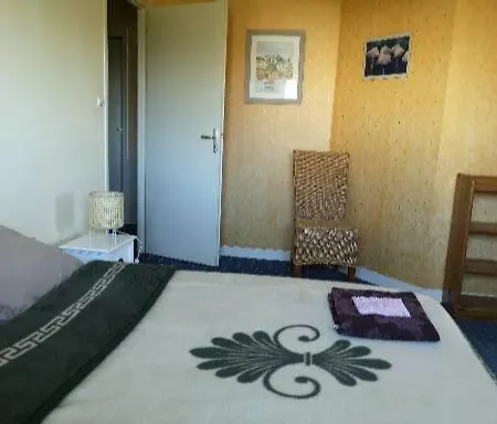 Dans Maison Fleurie Et Calme Bed and breakfast Ploemeur